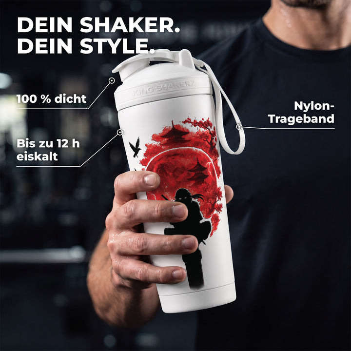 KING SHAKER® NINJA – weißer Edelstahl-Shaker mit Farbdruck, in der Hand
