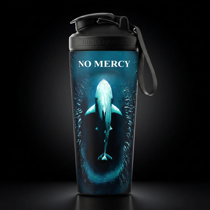 KING SHAKER® NO MERCY – schwarzer Edelstahl-Shaker mit Farbdruck, Vorderansicht