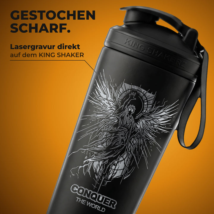KING SHAKER® CONQUER THE WORLD – schwarzer Edelstahl-Shaker mit Lasergravur, Nahaufnahme der Gravur