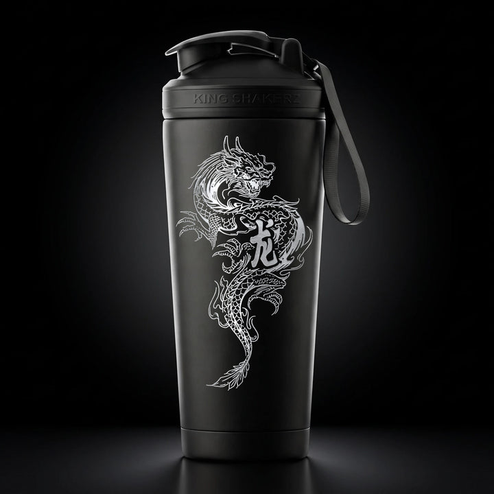 KING SHAKER® DRAGON – schwarzer Edelstahl-Shaker mit Lasergravur, Vorderansicht
