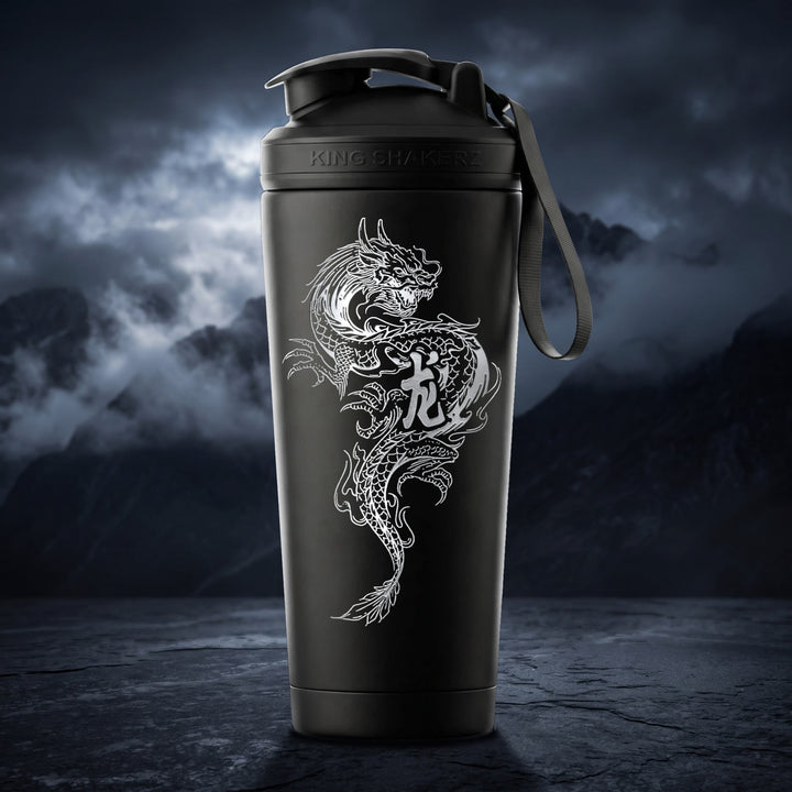 KING SHAKER® DRAGON – schwarzer Edelstahl-Shaker mit Lasergravur, Szene