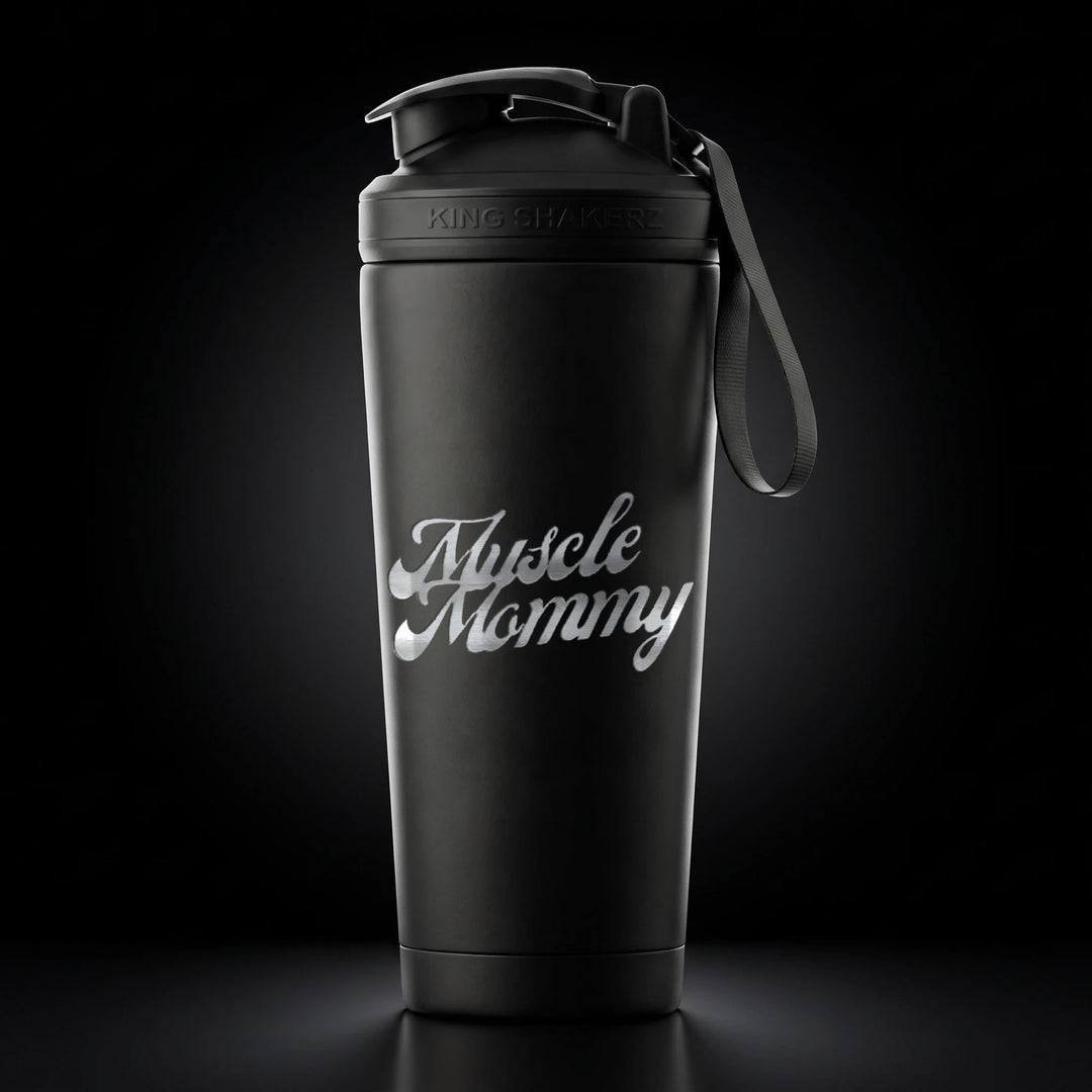 KING SHAKER® MUSCLE MOMMY – schwarzer Edelstahl-Shaker mit Lasergravur, Vorderansicht